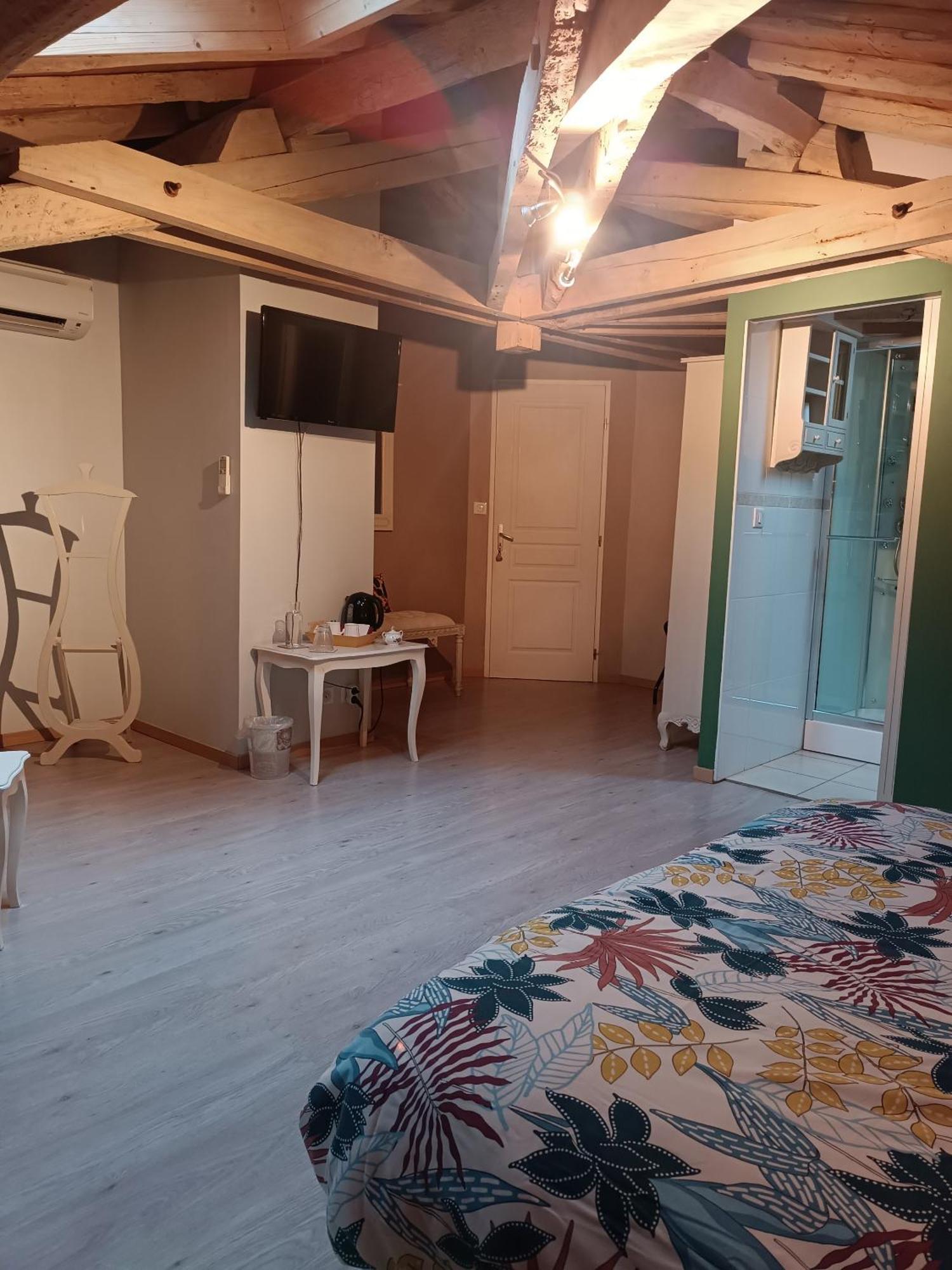 Chambres d'Hôtes Le Jardin Des Cèdres Lavaur  Quarto foto